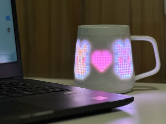 Özel Hediye Setleri Anne Günü için Pixel Ekranlı AI Geliştirilmiş Seramik Kadeh Modern Tasarım Hediye